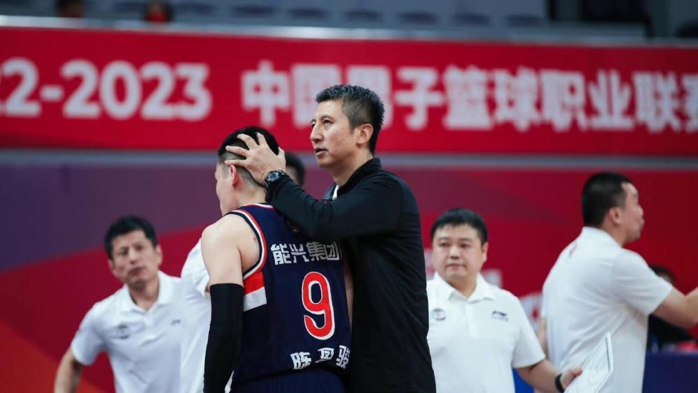 控股公司的秘书